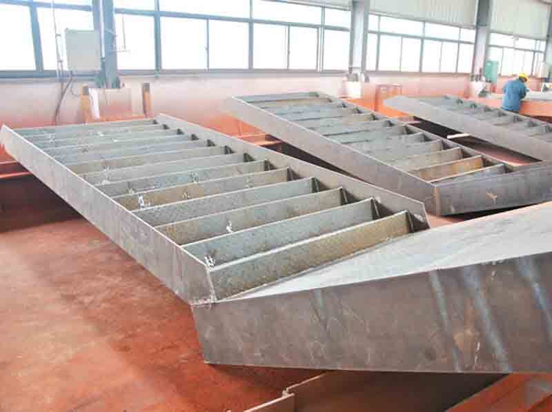 鋼樓梯.jpg 鋼樓梯.jpg